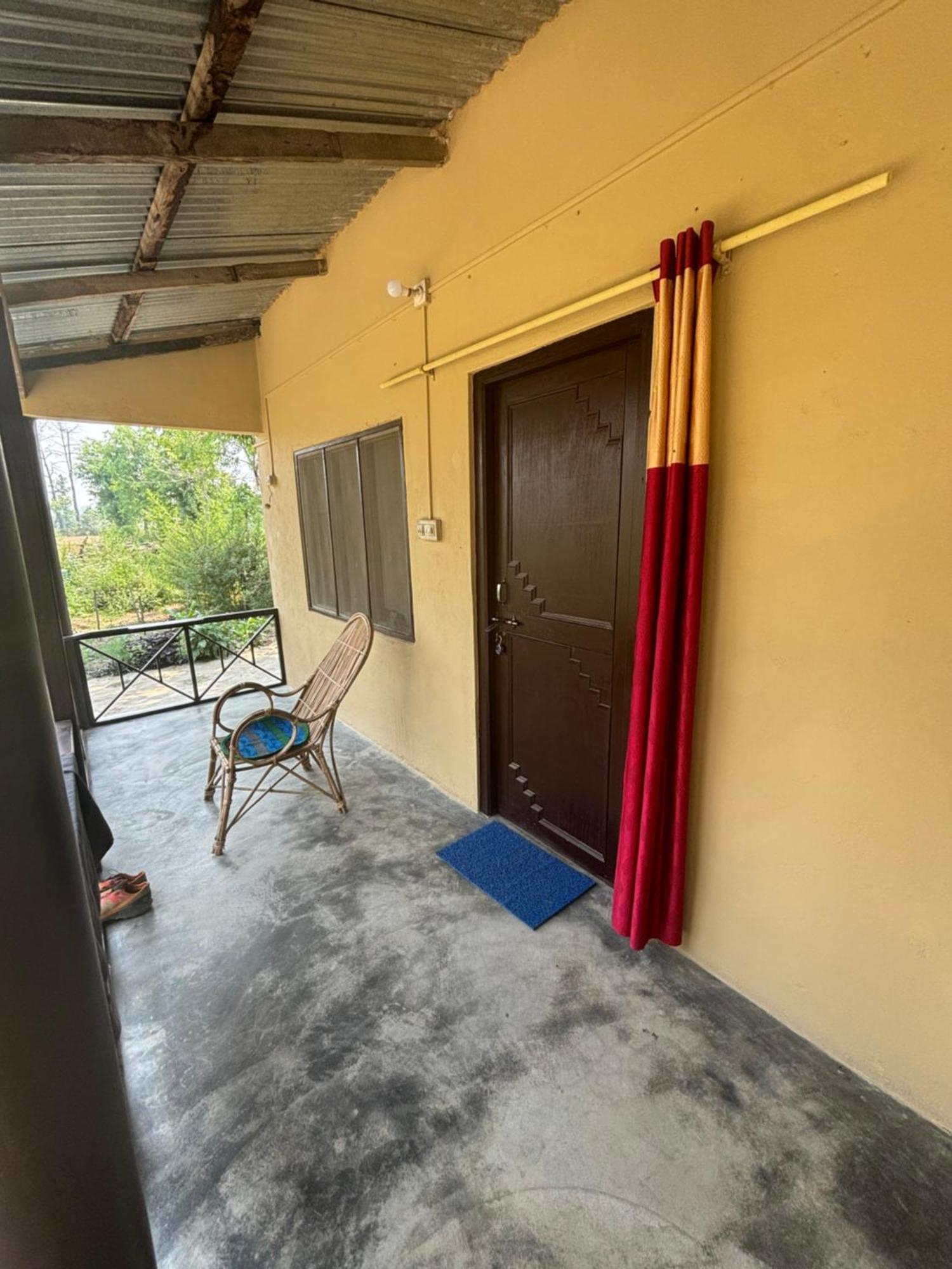 Nanu'S Bardiya Homestay ภายนอก รูปภาพ